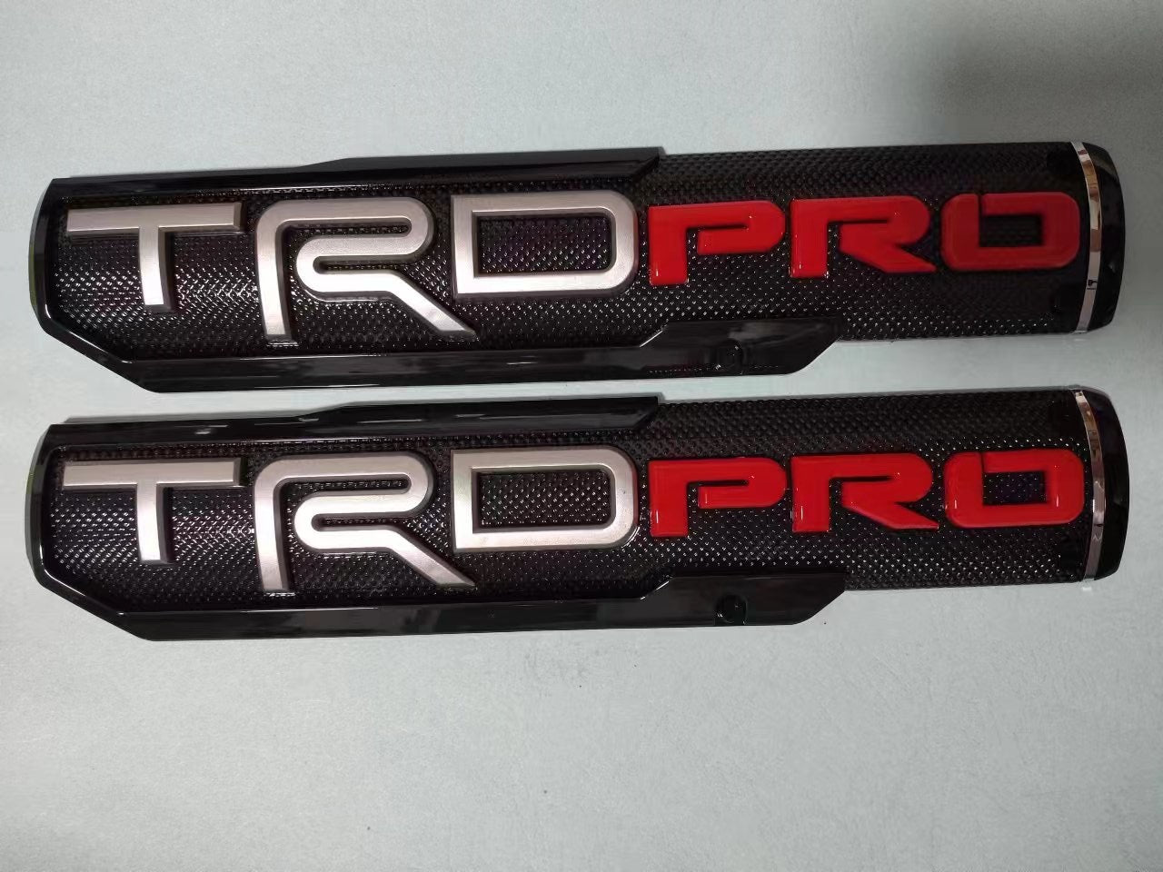 2PCs TRD Off Road Sport Pro Front Door Side Fender Emblem Badge 3D Decal Black Red Logo Nameplate